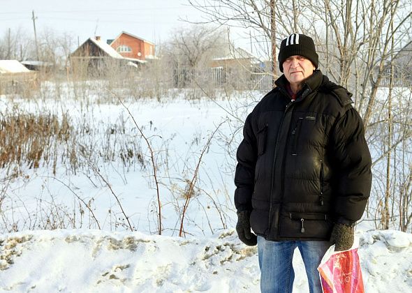 С карты пенсионера сняли деньги за вывоз мусора от дома, который сгорел больше 10 лет назад