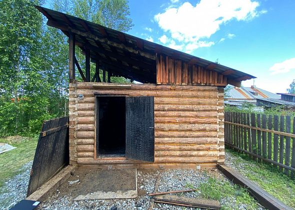 Вчера горели две бани