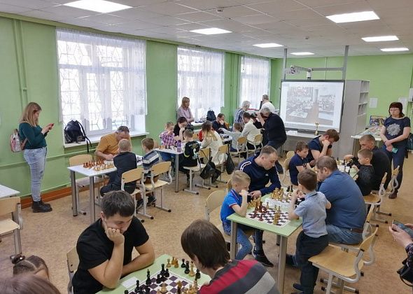 «Папа, мама, я – шахматная семья». В Краснотурьинске прошли семейные соревнования по шахматам 