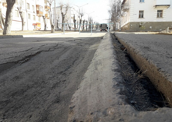 Завтра улицу Молодежную просят освободить от транспорта. Будут менять асфальт