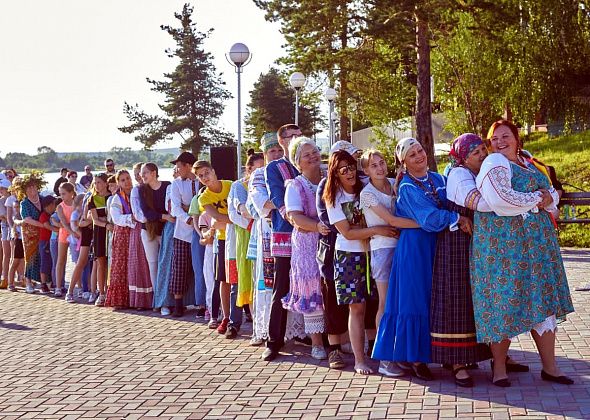На набережной отметили праздник Ивана Купалы