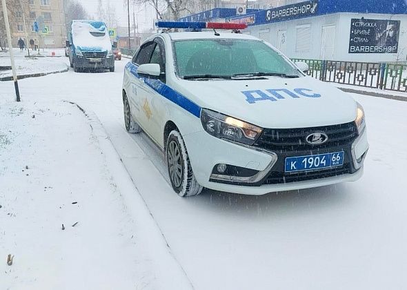 Из-за выпавшего снега ГИБДД выпустила предупреждение для водителей