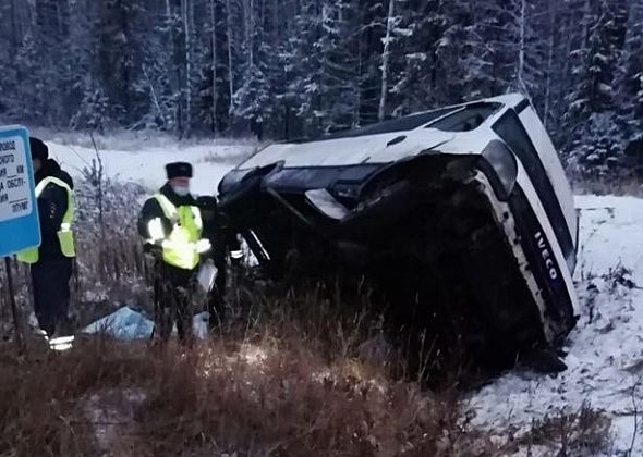 Трое  горожан пострадали в серьезном ДТП на трассе до Екатеринбурга