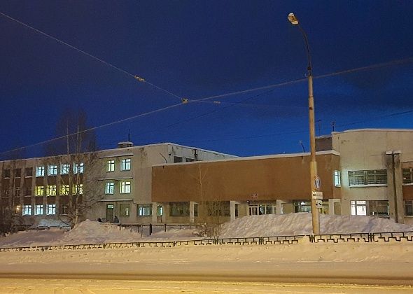 Педагог считает, что ее лишили части премии, потому что она... не стала петь на юбилее школы