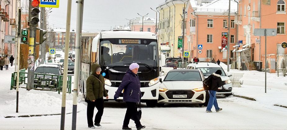 День жестянщика. Гололед в разы увеличил количество аварий