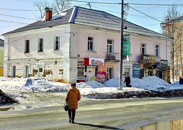 Спустя 11 лет дом на центральной улице города признали аварийным
