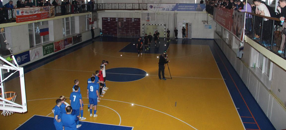 Рождественский кубок по футзалу в Серове выиграла команда из Краснотурьинска