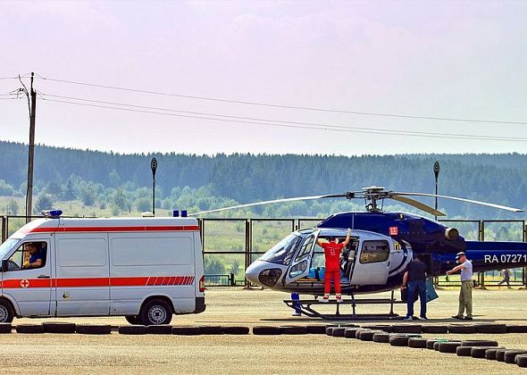 Двум горожанам провели срочные операции. Хирург прилетел на вертолете