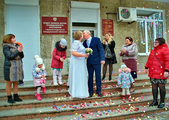 Как прошел большой свадебный день. Первая пара 20 февраля поженилась в 8.45